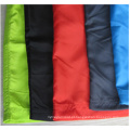 Cores diferentes impermeável PVC chuva poncho com capuz